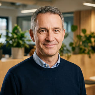 James Mitchell, Director Ejecutivo de Lograntazgo