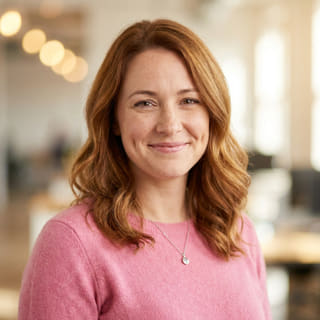 Emily Watson, responsable del área de Atención al Cliente en Lograntazgo